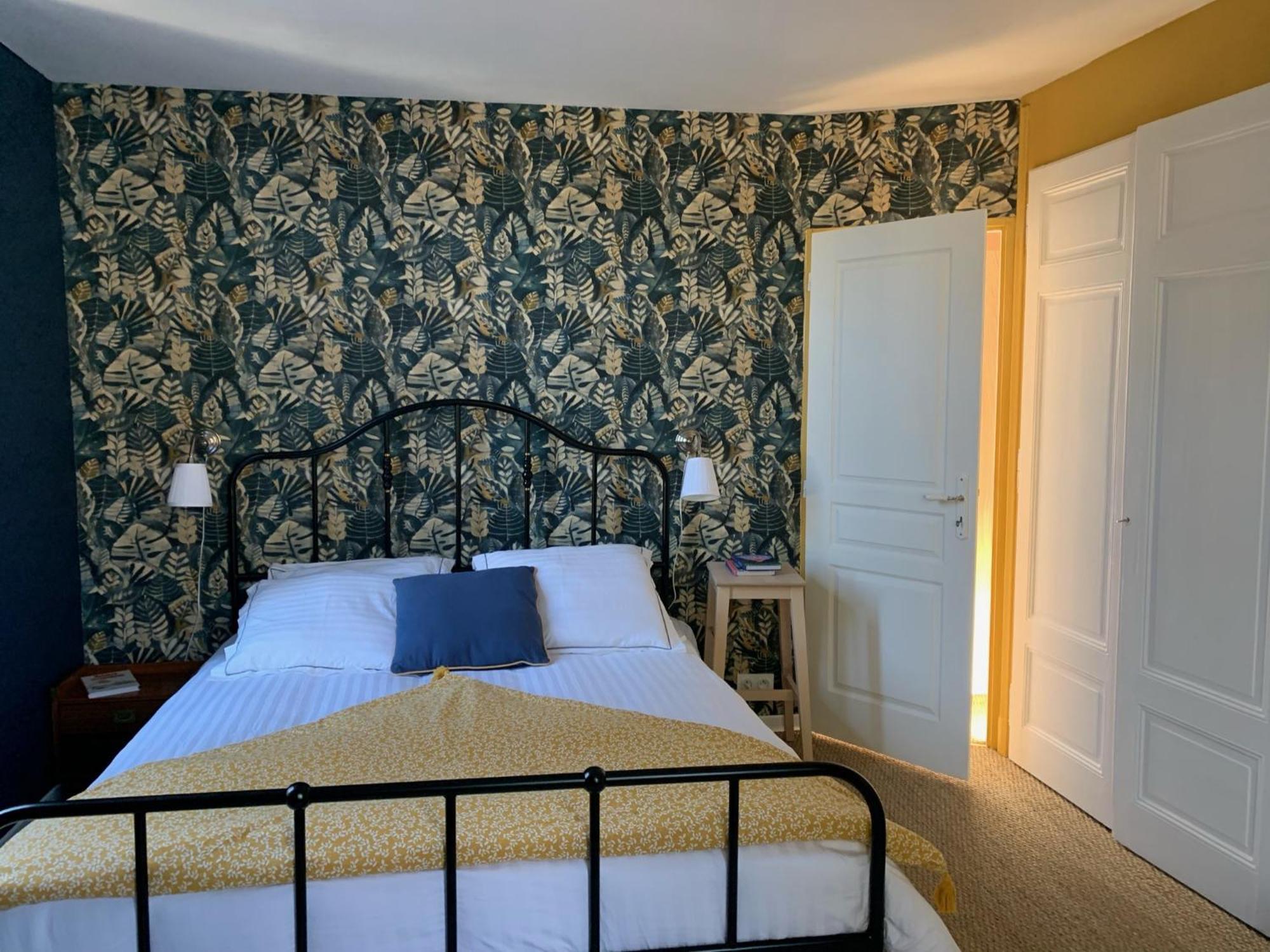 A Deux Pas De La Gare, La Maison Rouge Albertville Eksteriør billede