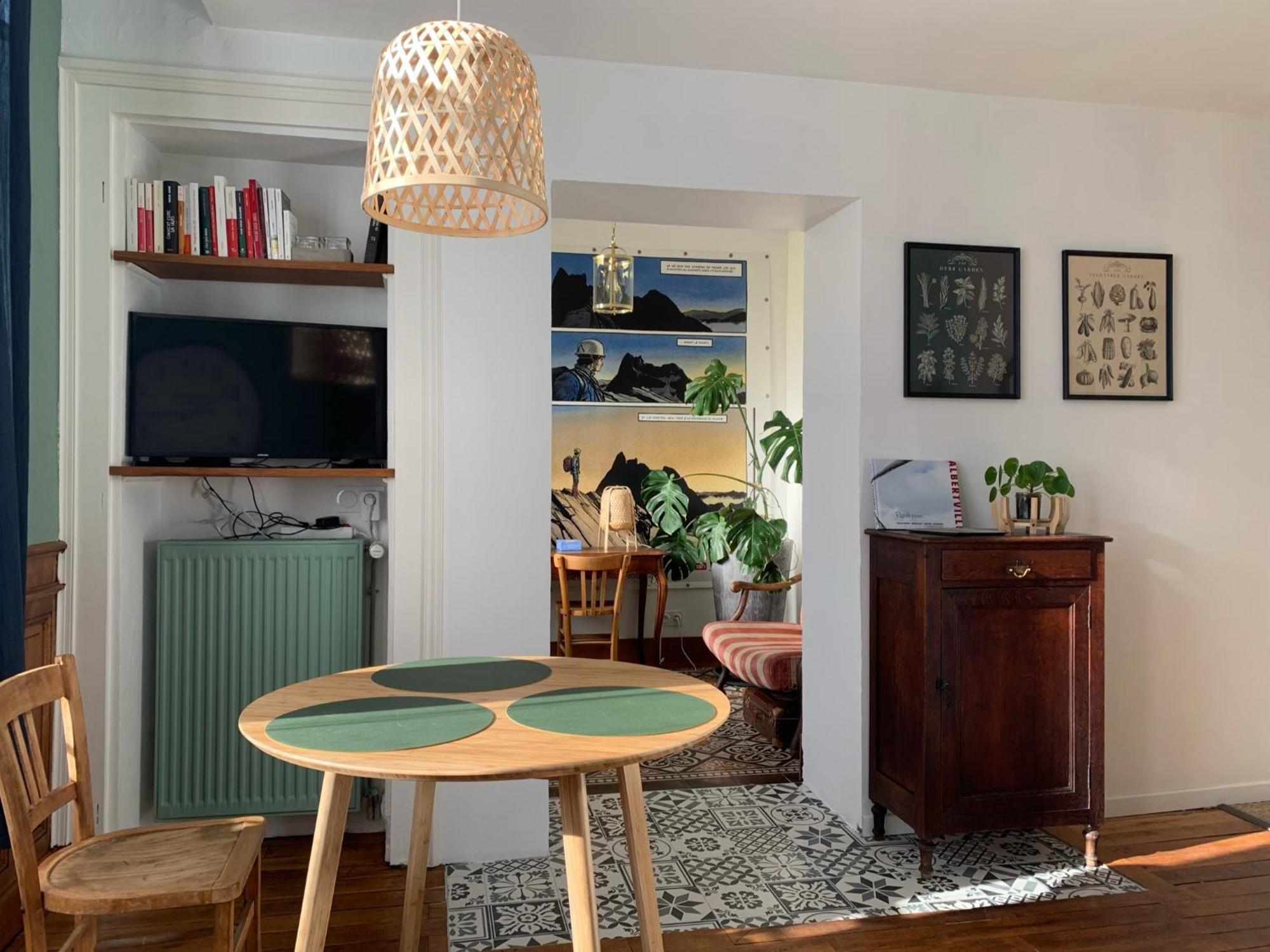 A Deux Pas De La Gare, La Maison Rouge Albertville Eksteriør billede
